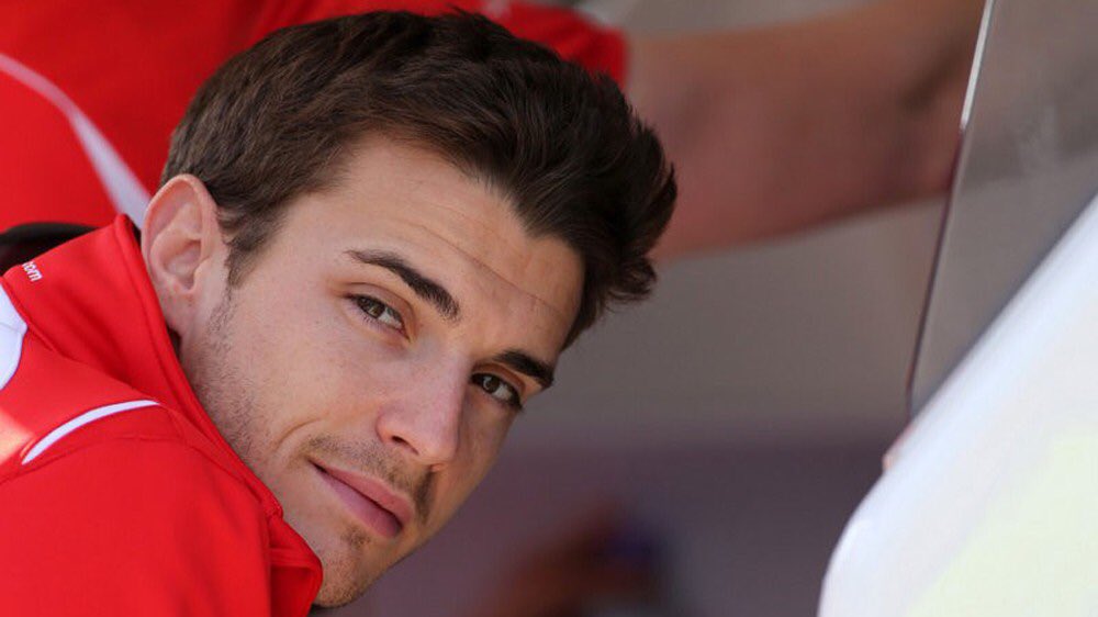 The 2015 #F1 season began with 99 racing numbers. It ended with only 98. Sempre nei nostri cuori. #JB17 #CiaoJules
