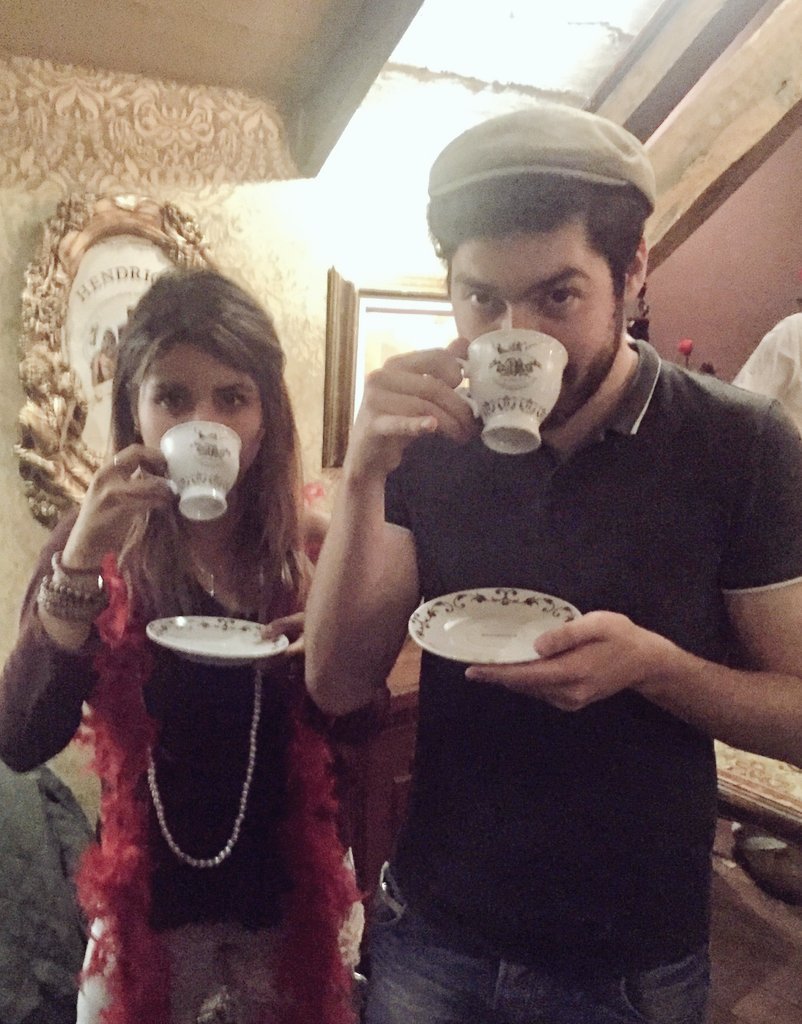 Aynosealindo's tweet photo. ¡Paren todo! Llegaron las fotos de #HendricksSecretRoom https://t.co/l6mxoKEyqp