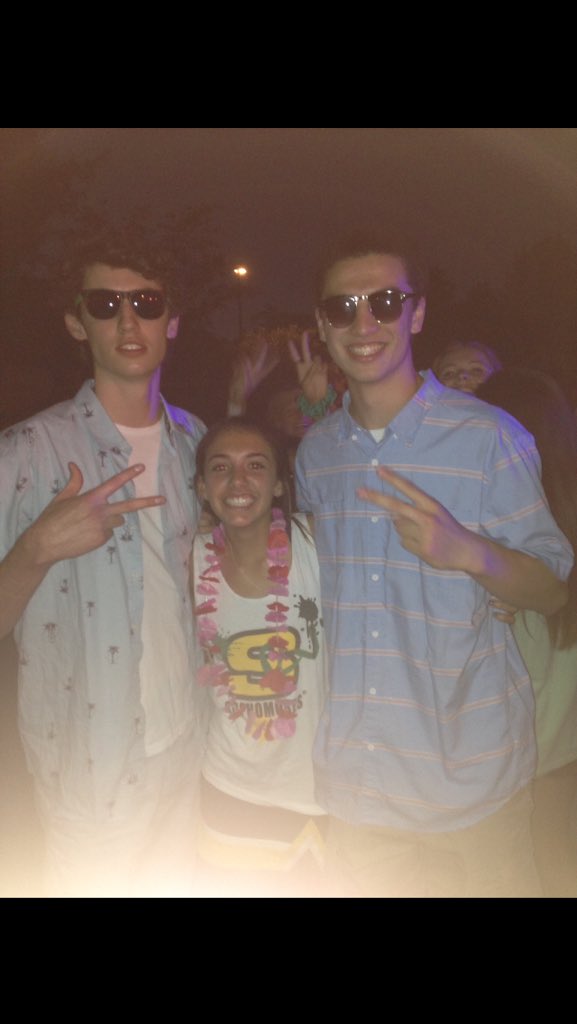 SeanRimarnum34's tweet image. HBD to my favorite member of the Elliott family @taylorelliott__  !!!
Thanks for wearing my jersey at state!!😍😍😍