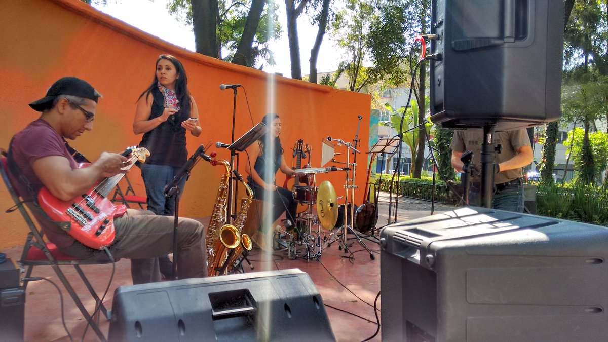 romitamiamor's tweet photo. Gadul esta por dar inició estamos en circular de morelia #CCRCArte https://t.co/uKzc43oYLr
