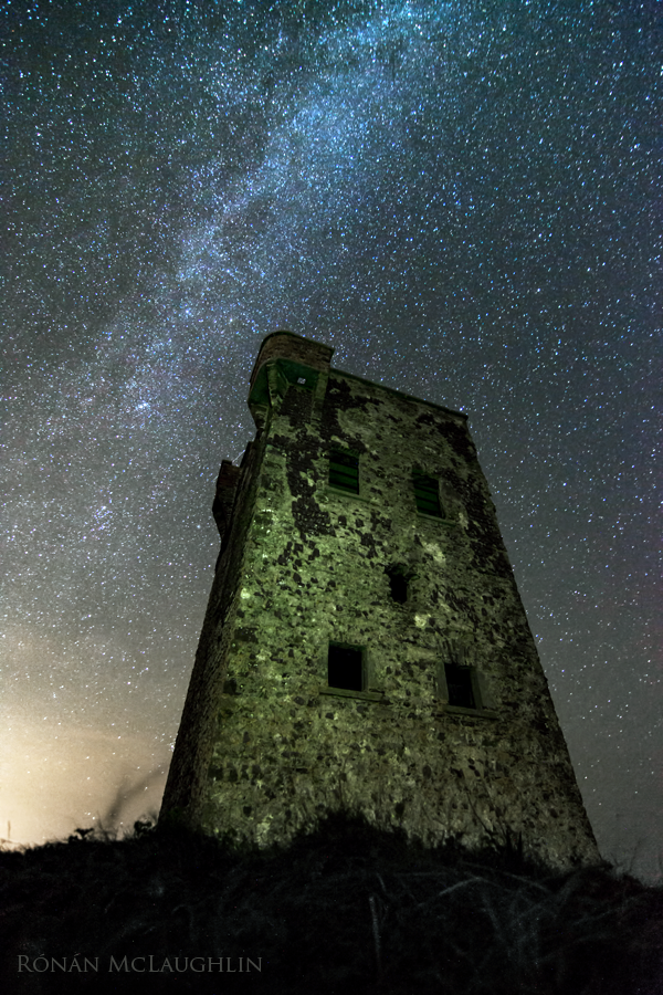 romclaughlin's tweet photo. The #Milkyway over the Signal Tower at #knockadoon head Co. #Cork #youghal #ballymacoda #astrophotography #nightsky https://t.co/x2WN4JW1zv