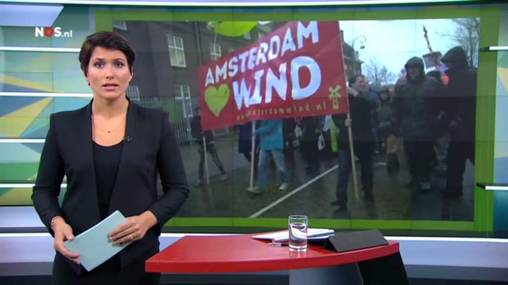 Mooi spandoek <a href="/020Wind/">Amsterdam Wind</a> Amsterdam💚wind op het <a href="/NOS/">NOS</a> journaal bij de <a href="/Klimaatparade/">Klimaatparade</a> #niettestoppen <a href="/Onzeenergie/">Onze Energie</a>