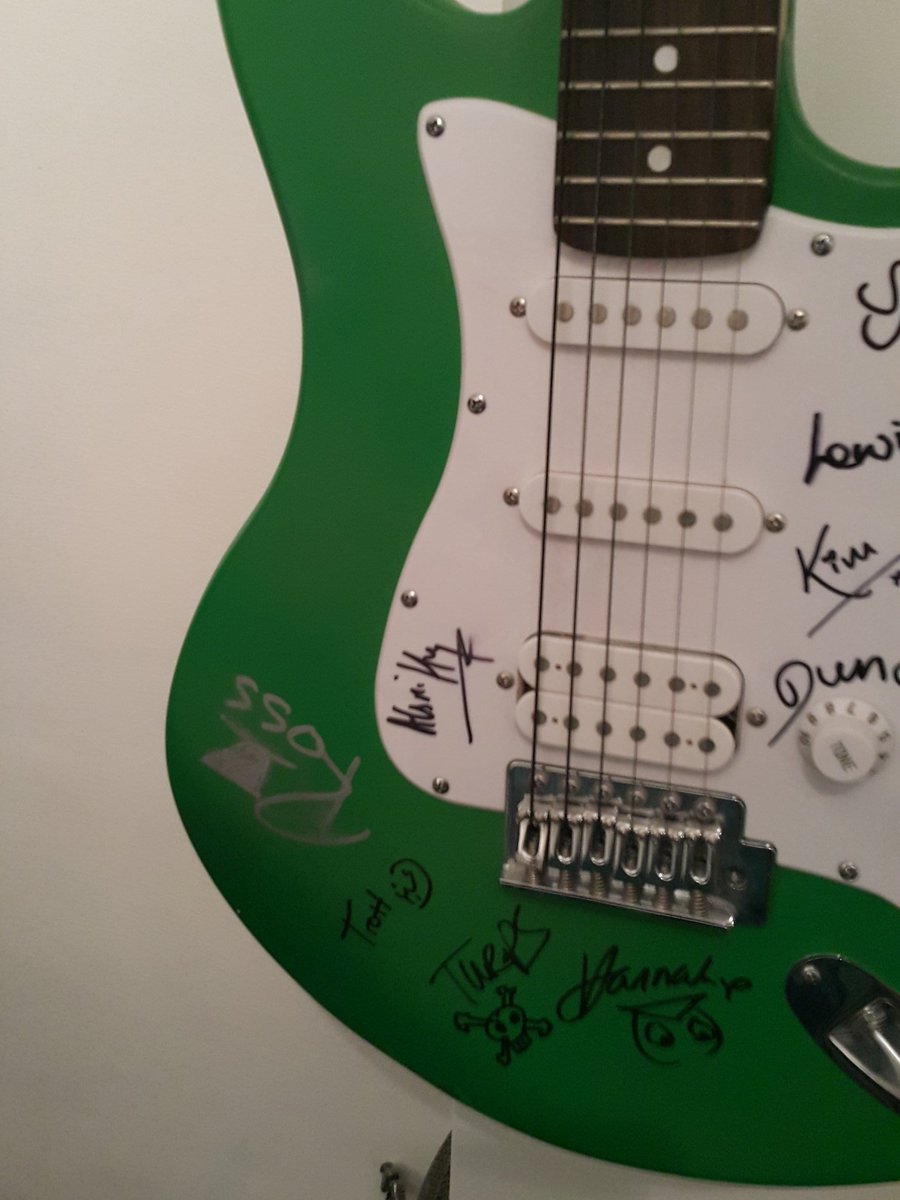 JakePowellBass's tweet photo. @djh3max Fuck your silver pen https://t.co/VNITLGVzBj