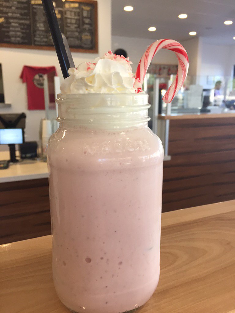 Lil_Calf's tweet photo. If loving you is wrong, I don't wanna be right! #peppermint icecream #ThousandOaks #conejovalley #littlecalf https://t.co/NxsMnl45i3