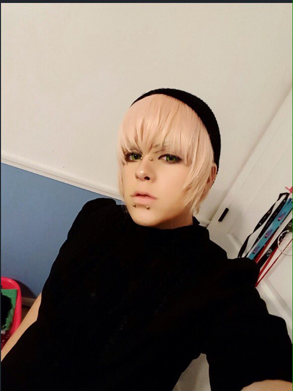 Haven't said anything in awhile.. 
Hope everyone is having good holiday seasons!❤️