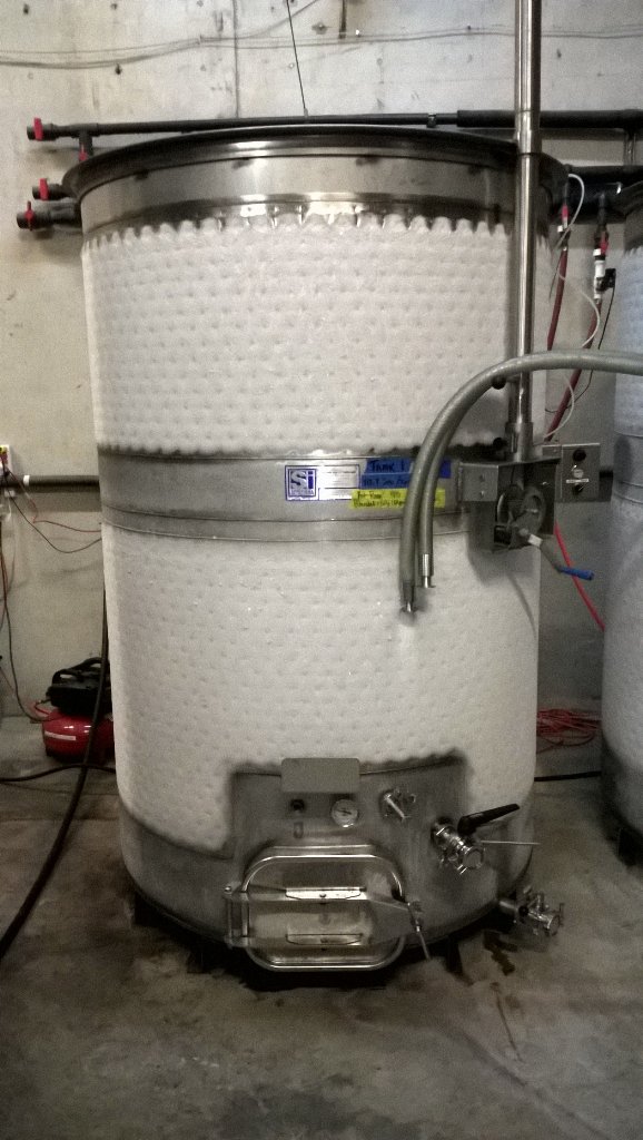 TruthTellerWine's tweet image. In summer the cool of the winery is great. Winter not so much! #freezing #coldstabilization #wawine #Woodinville