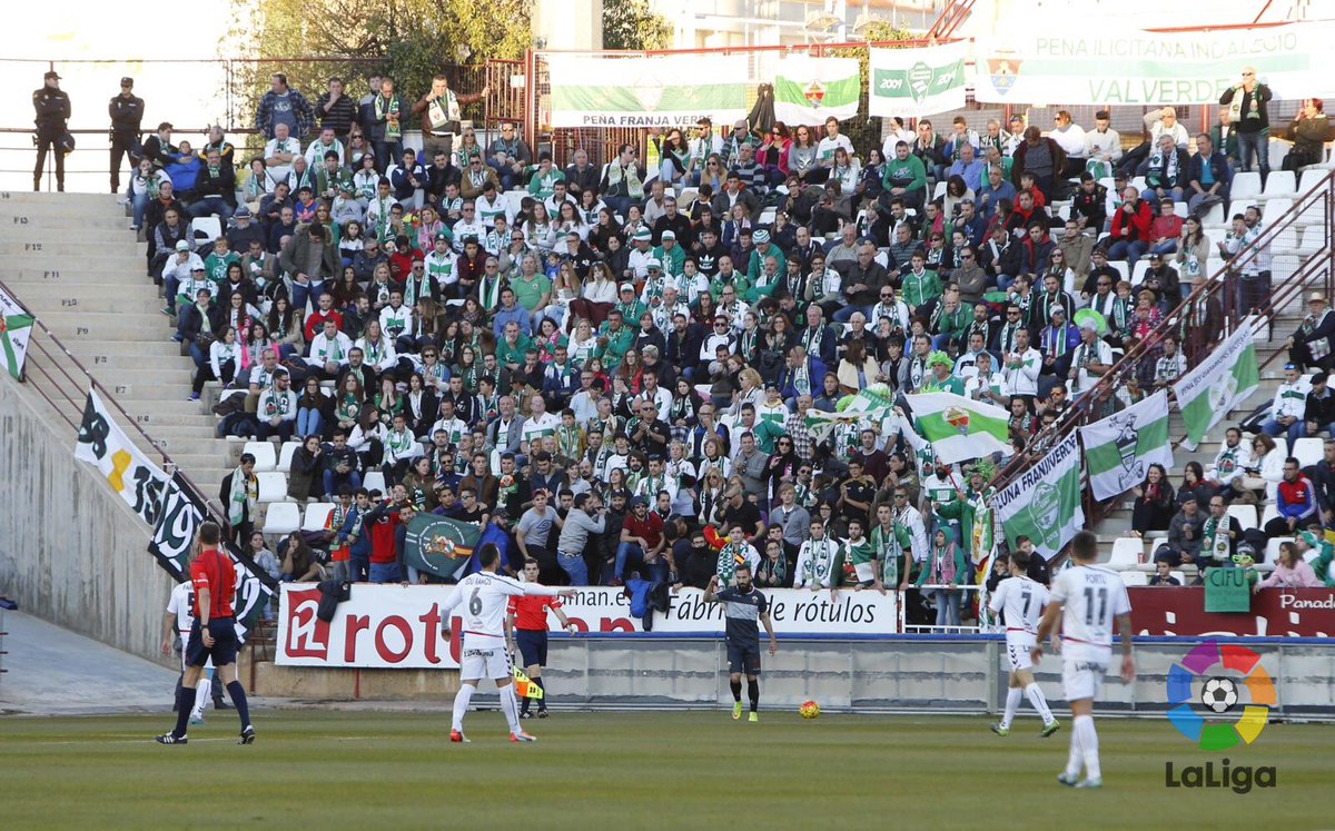 elchecf's tweet photo. Afición, gracias por no dejarnos solos nunca. Porque nosotros no nos vamos a rendir. ¡Buenas noches! #SiempreContigo https://t.co/gu5HvXd7TH