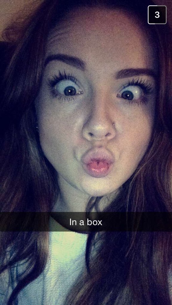 NathanCallaby's tweet photo. When will she learn 😂#LookLikeATwat #PoutLikeATwat 😂 @laurenparkin_ https://t.co/F9OTjB2a6v