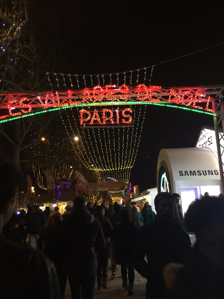 OGSGemma's tweet photo. Christmas Lights, good food, good company.... This is Paris. https://t.co/N3wmEEc9v3