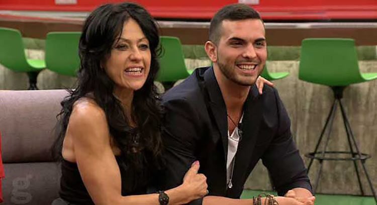 javihoyos's tweet photo. #Encuesta ¿Qué preferís?
RT #MaiteGaldeanoAGHVIP 
❤️ #SusoAGHVIP
#DBT11GH16 https://t.co/BiphpmUDjP