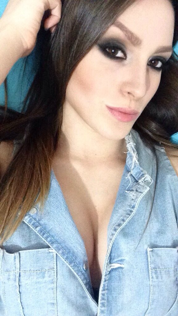 eugenieraa's tweet photo. 💋 https://t.co/RISr7hsqzn