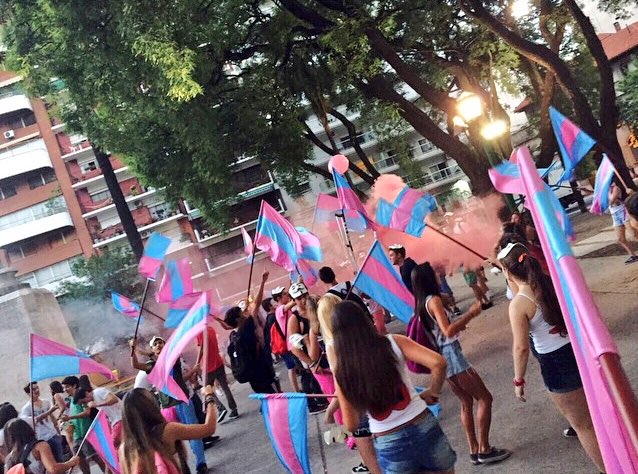 GLXXXVII's tweet photo. Y si volvemos al upd?😭👏🏽💙 https://t.co/LySWbtEaST