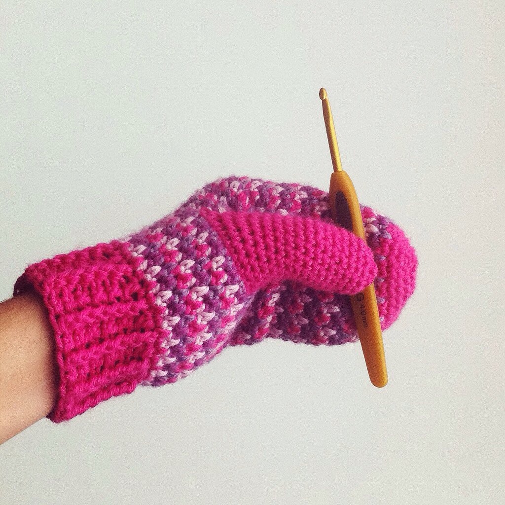 horadecrochet's tweet photo. He conseguido la mitad del #retofinde y ya me estoy planteando hacer la versión mitones #startitis #crochet https://t.co/lsNdFZVH8J