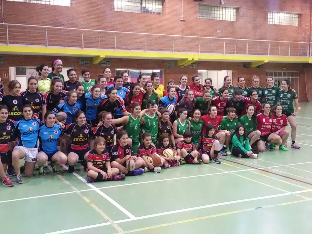 arabadxtfem's tweet photo. Exito de la jornada #jugonasdeplata en Vitoria para hacer visible el deporte femenino. #Queremosmas https://t.co/qaJ2hVR2Yv