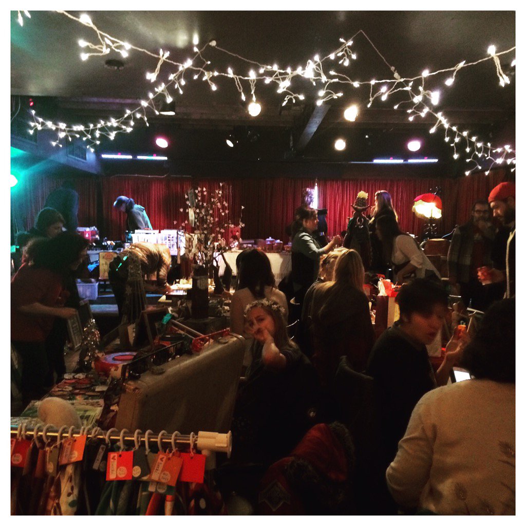 Great vibe, amazing vendors! Come on down if you haven't stopped by yet. #hamont #handmade #vintage