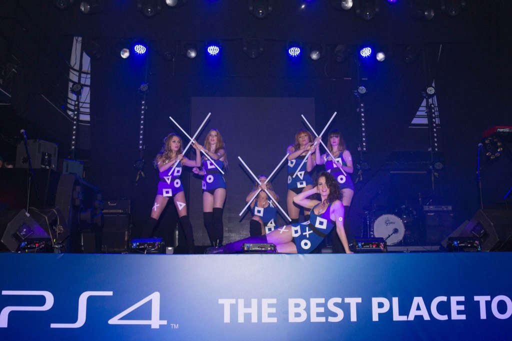 MonikaPRgirl's tweet photo. Cd #Ilovemyjob #2lataps4 #ps4launch https://t.co/bW2WbDXWx7