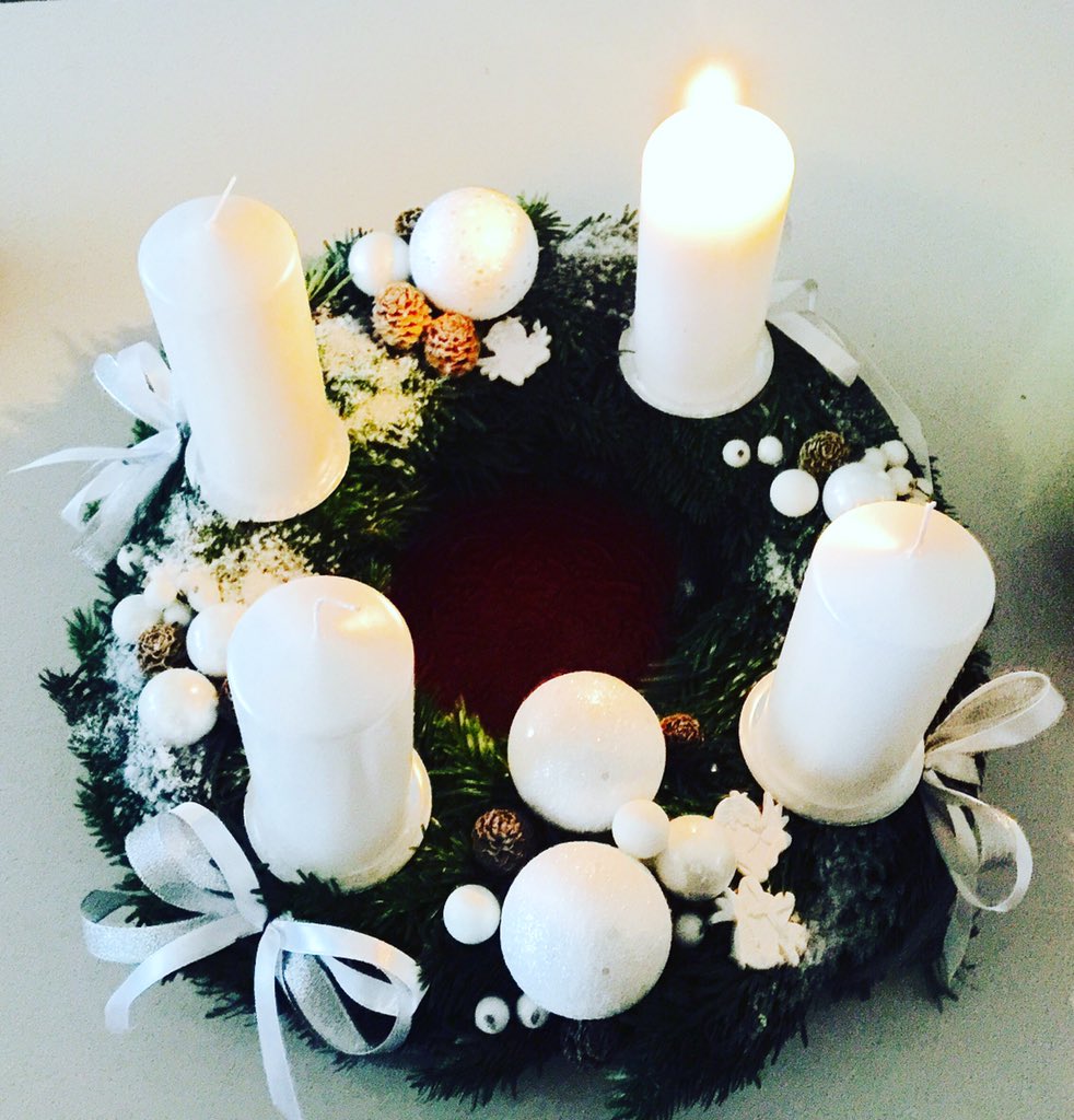 GuntarsRacs's tweet photo. Katrai svecei sava nozīme – pirmā simbolizē cerību, otrā -pestīšanu; trešā – prieku, ceturtā - mīlestību.#Advente https://t.co/F0OTKHgh0P