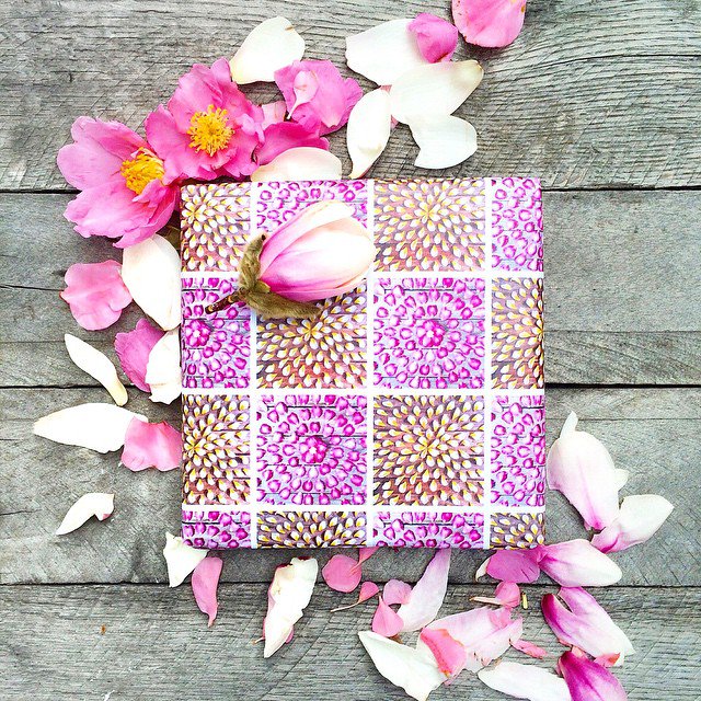 wrapmeuk's tweet photo. Some precisely-placed petal pattern magic in this eye-catching #mywrapme from thebeecreative on instagram https://t.co/hHXXhOUsUF