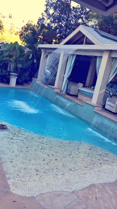 I get to be naked in this heated pool today! https://t.co/bN8l32yEfP