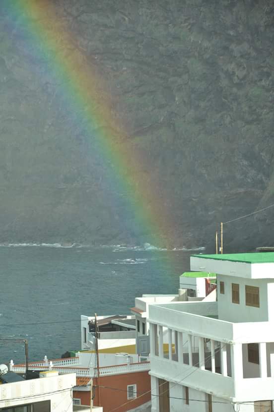 free_Nenuska's tweet photo. Tenerife y sus regalos. #proyectoteide2015 II edición #PT2015. Participa en mi proyecto @proyectoteide @free_rachel https://t.co/obGgcWrx16