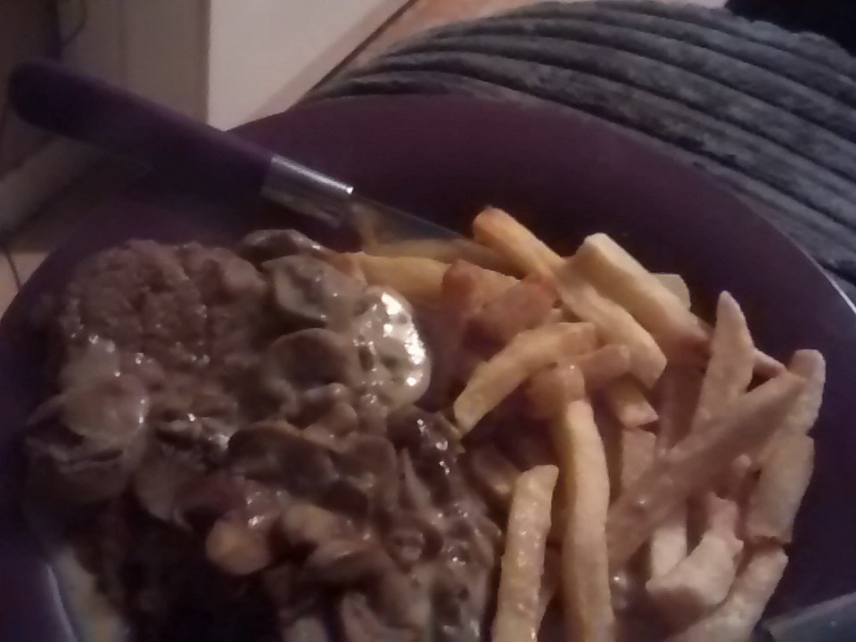 kingproddy's tweet photo. Thanks for going for my chips @xkaylzZzx #steaknchips ##MansMeal https://t.co/Z3hIUupvaK