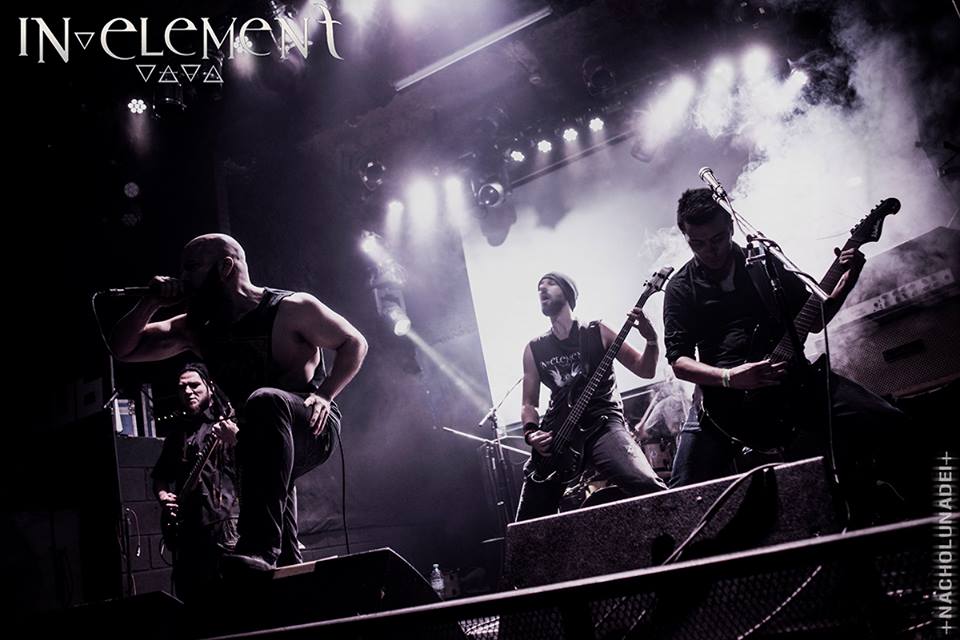 UniclubBA's tweet photo. #STEPINSIDE! Falta solo 1 hora para el ANTIDOMINGO! https://t.co/8uOoBQ1kFY #Witchour @bloodparadeband @inelement https://t.co/MB3dbactds