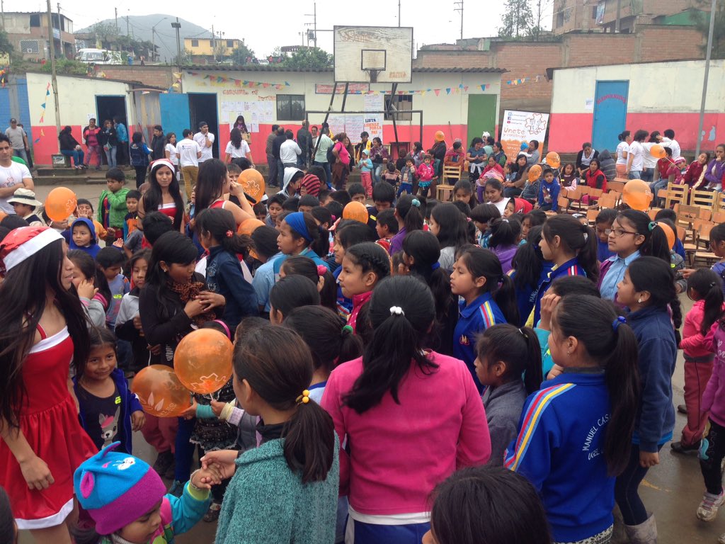 _ConstruyeMas's tweet image. Gracias a todos por ser parte de este hermoso sueño #NavidadConstruye 🌠