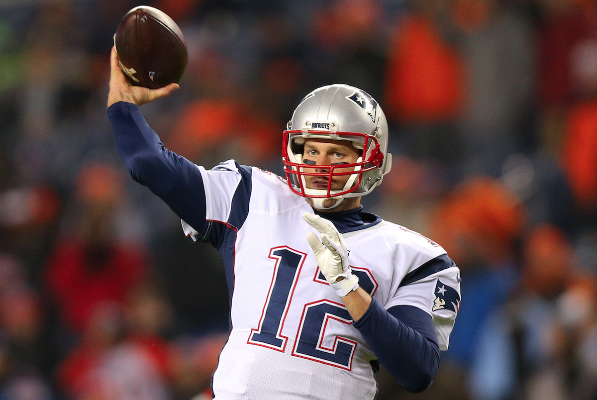 BleacherReport's tweet photo. With his last TD, Tom Brady ties Dan Marino for 3rd-most passing TD in NFL history. They both have 420. https://t.co/J6YCegZ4eM