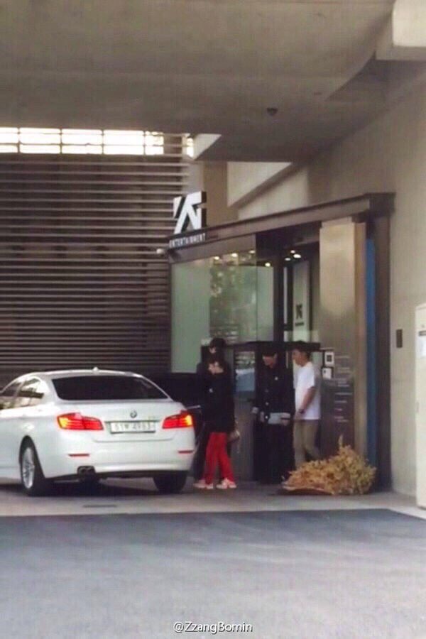 nampikachu's tweet photo. Park Bom is on another level, confusing us little goats about what day these all are taken on #whenwillyourfave https://t.co/Qv1tKPzGJT
