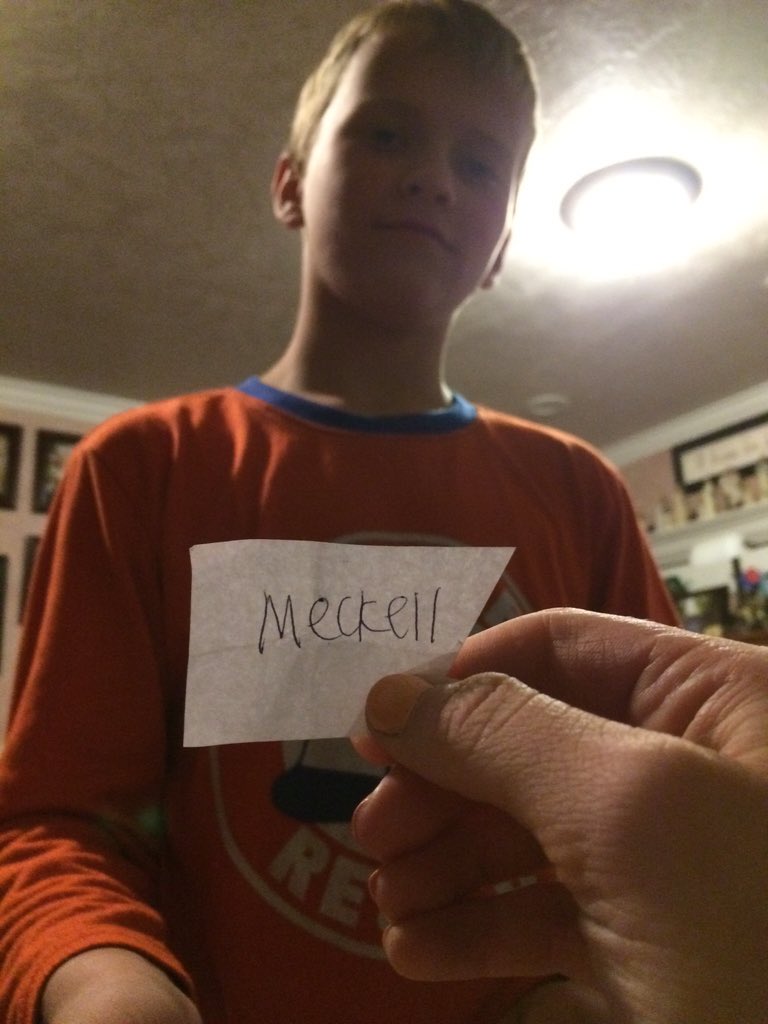 bezzpezz11's tweet photo. Thanks Zach... Pretty sure that's not how you spell my name😂👌🏼 https://t.co/cCJJERARLp