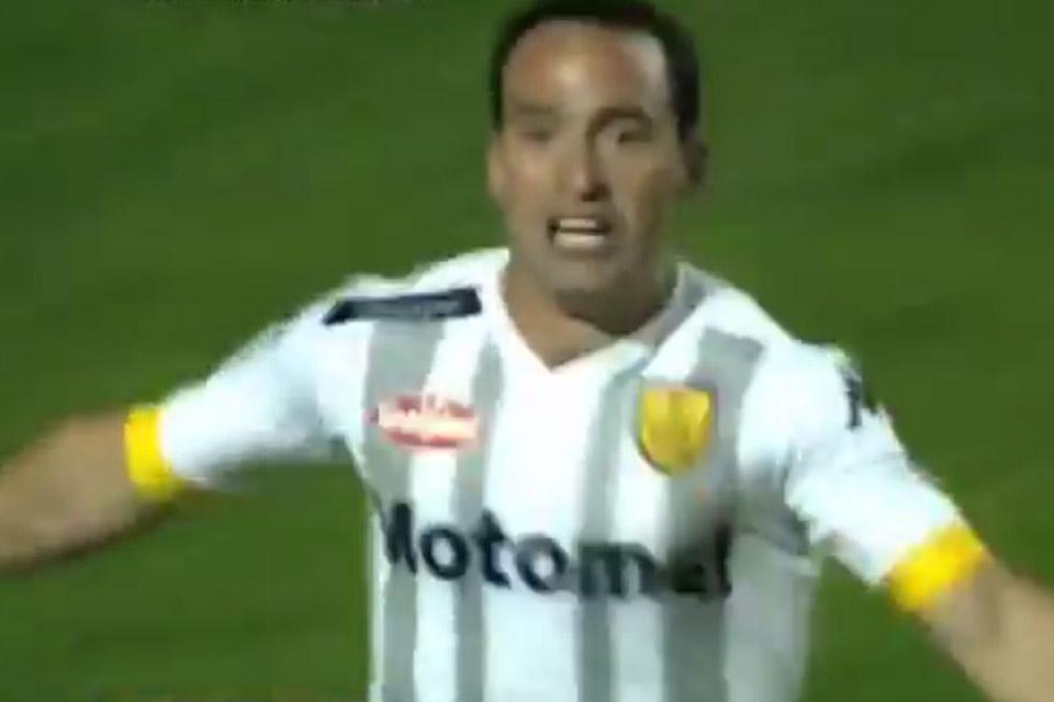 LANACION's tweet photo. Santamarina sacó una buena diferencia y se ilusiona con jugar en primera https://t.co/mb3TdqSscG https://t.co/DfL4zKKWbo