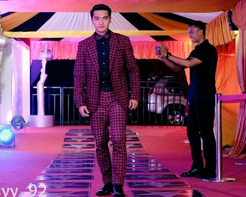 Dira_Fridona91's tweet photo. Red Carpet !!! 👞👞
proud Of You Ricky Harun #KeepSupportRickyHarun 💖 https://t.co/fUN7pNX1Tz