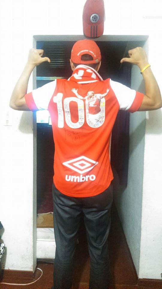 jennyferwitty's tweet photo. #Yoveolatelepolemica, vamos santafe, quiero la camiseta de Omar #chipakero, #VamosSantaFe https://t.co/kMd296wspo