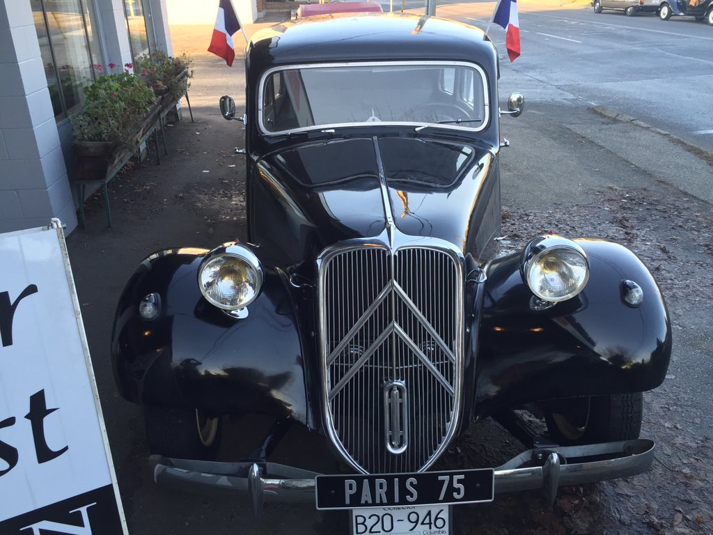 de_feast's tweet photo. Citroen car club brunch @de_feast https://t.co/wWFwcD0B0I