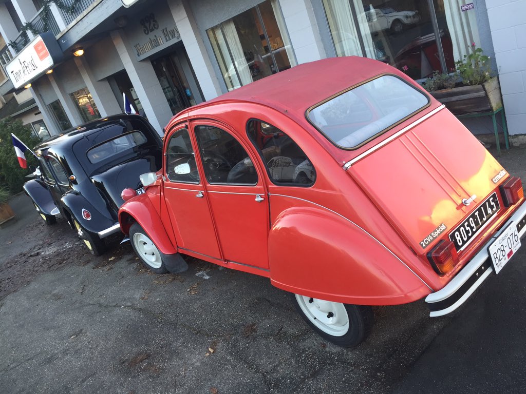 de_feast's tweet photo. Citroen car club brunch @de_feast https://t.co/wWFwcD0B0I