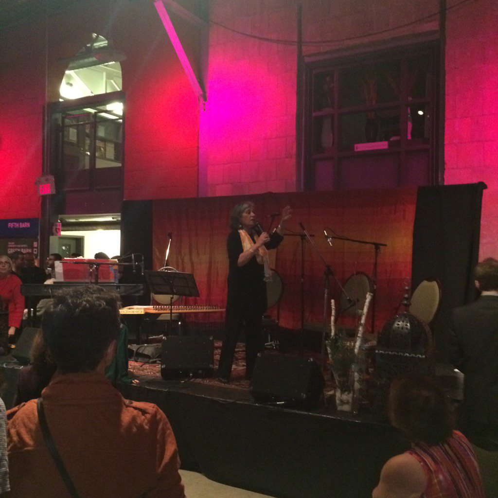 ega1's tweet photo. RT @LinaDuqueMBA: St. Clair owns the podium - @ratnaomi. #SupperwithSyria https://t.co/rbQrOAR6tR