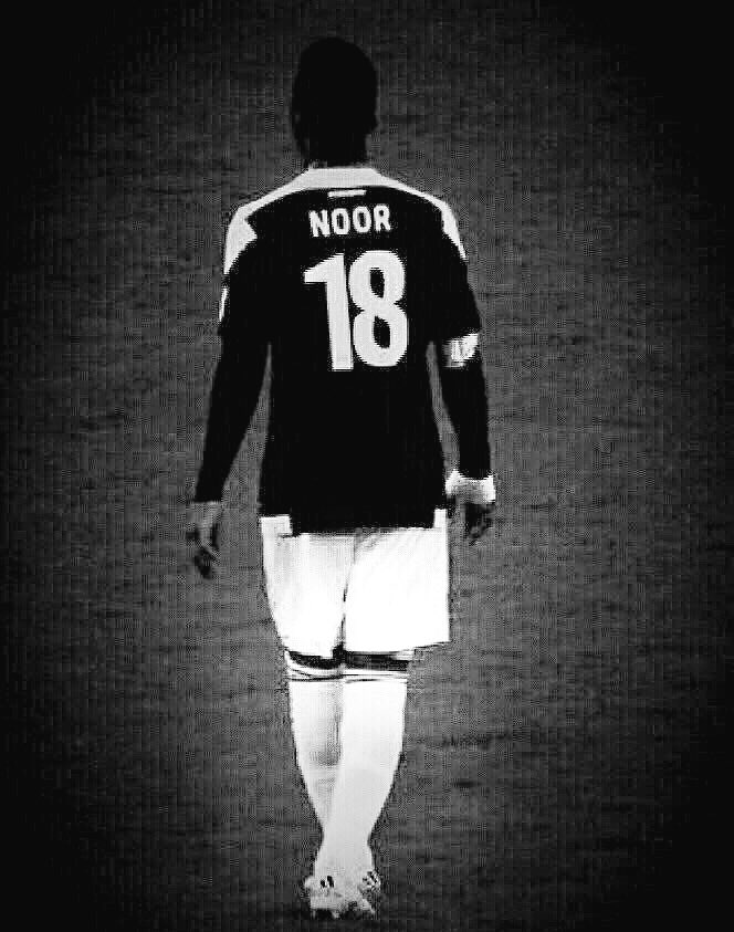M_a_b109's tweet photo. مازلت  واثق أنا يا نور 💛💛😴 https://t.co/0LT8WCIabJ
