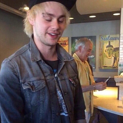 colorsof5sos's tweet image. michael//art