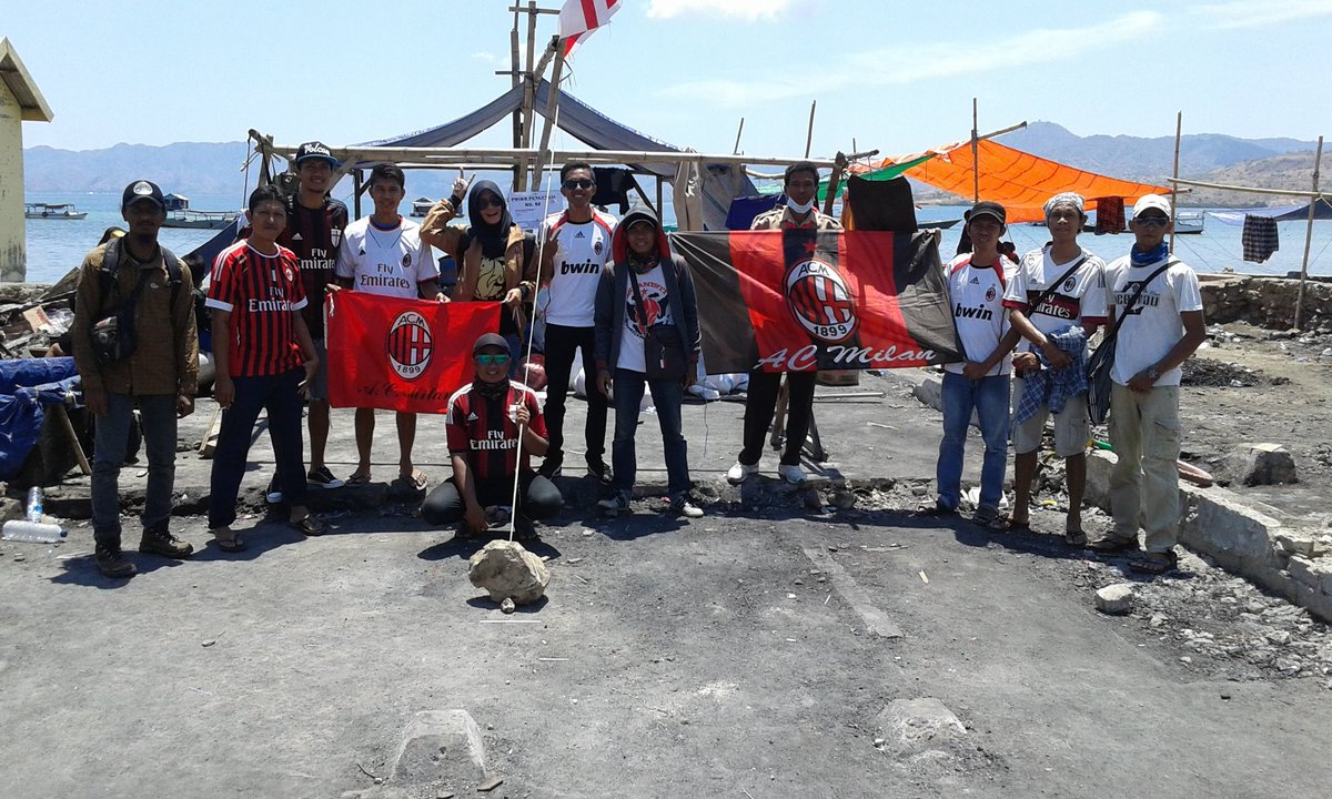 #MilanistiCare Korban Kebakaran Bajo Pulo Bima.
Cc. <a href="/MIPALA_/">MI Penggiat Alam</a> @BATAX71 <a href="/PayDiavolo/">Muhammad Rivai</a> <a href="/bembysutoyo/">Bambang Sutoyo 88</a> <a href="/rezabibirr/">Biiiirr</a>