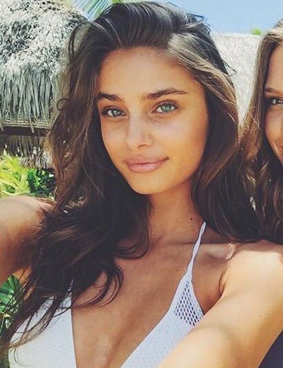 Annie Cresta. (@serenenaiad) on Twitter photo 