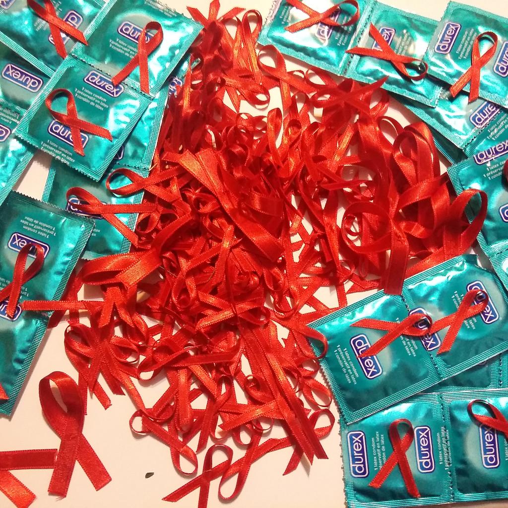 sludjena's tweet photo. Spremamo se za Svetski dan borbe protiv HIVa #stopAIDS #staynegative #WorldAIDSDay #ssmfns cc @SSMFNS https://t.co/wNL9ng8Fb8