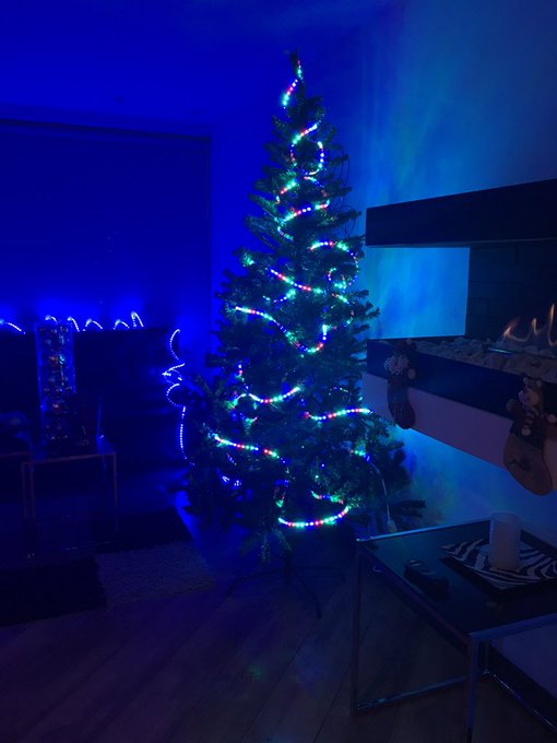 Omg Should I put the blue in the tree instead of the multi colored one? 😩 https://t.co/0EjRwJ3q9z