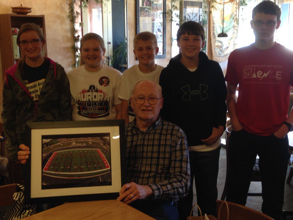 Entire Aurora community could pose for a THANKS MERWYN pic. Instead 700 AMS/AHS. Thanks for 21 years #aurorahuskies