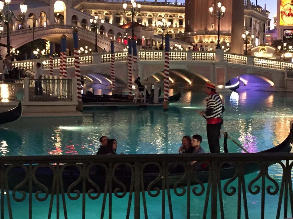 CheckInVegas's tweet image. Sharing pics from our recent trip to #vegas #checkin #sincity #gettingafterit @LasVegas #semashow @VenetianVegas