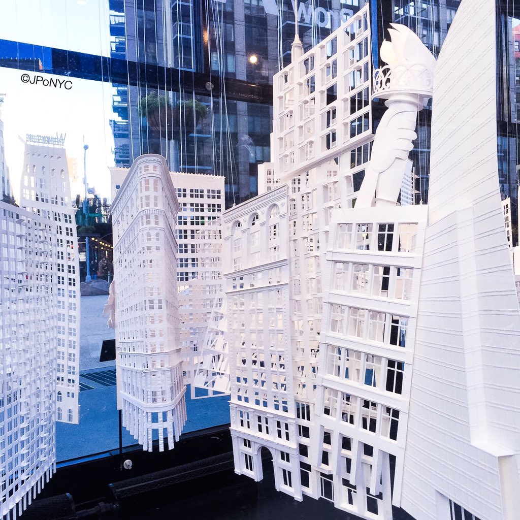 JPoNYC's tweet image. #flatironbuildings in #paperform! #cuts #sprintflatironprowartspace #christinalihan #constructingfromrazorsedge #NYC