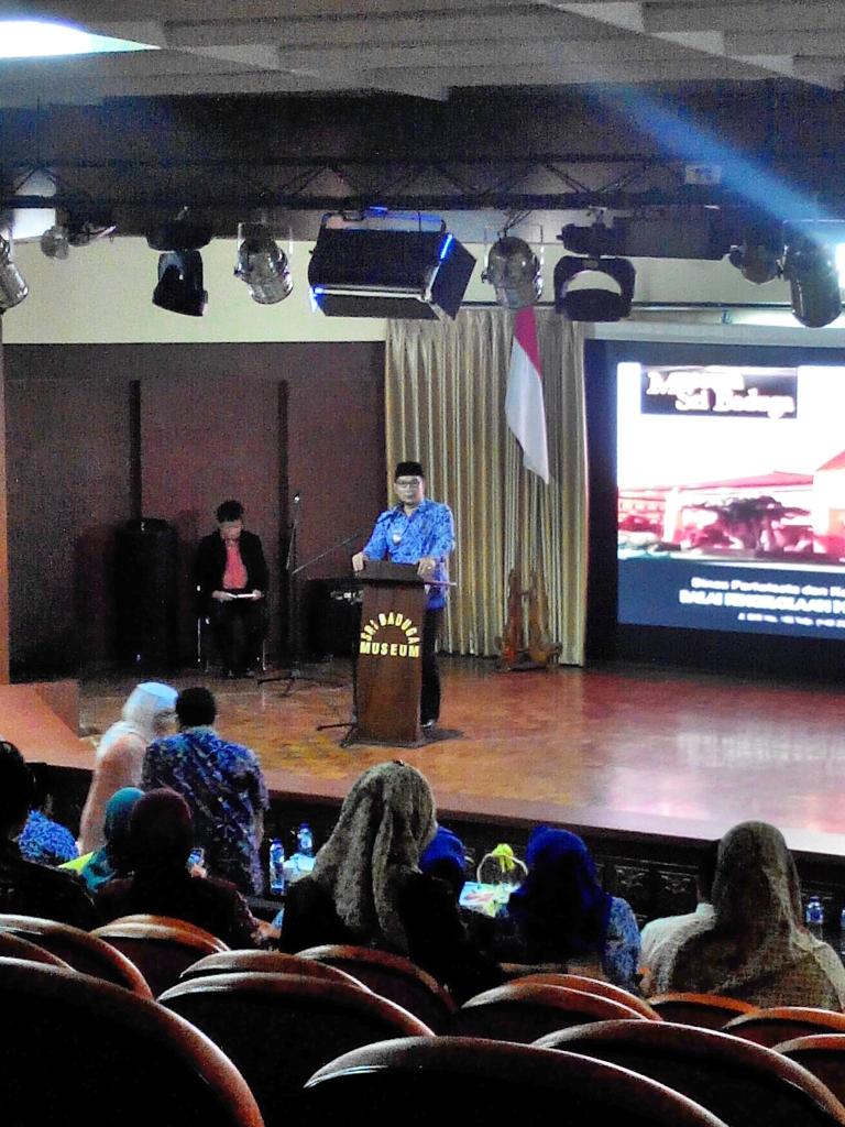 Selamat datang di Museum Sri Baduga, Pak <a href="/ridwankamil/">Ridwan Kamil</a> .. 😊