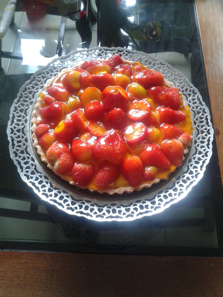 Carolina_Rosa_A's tweet photo. Minha primeira opção de sobremesa pro Natal #ChefCarol https://t.co/oTRHxvOCTR