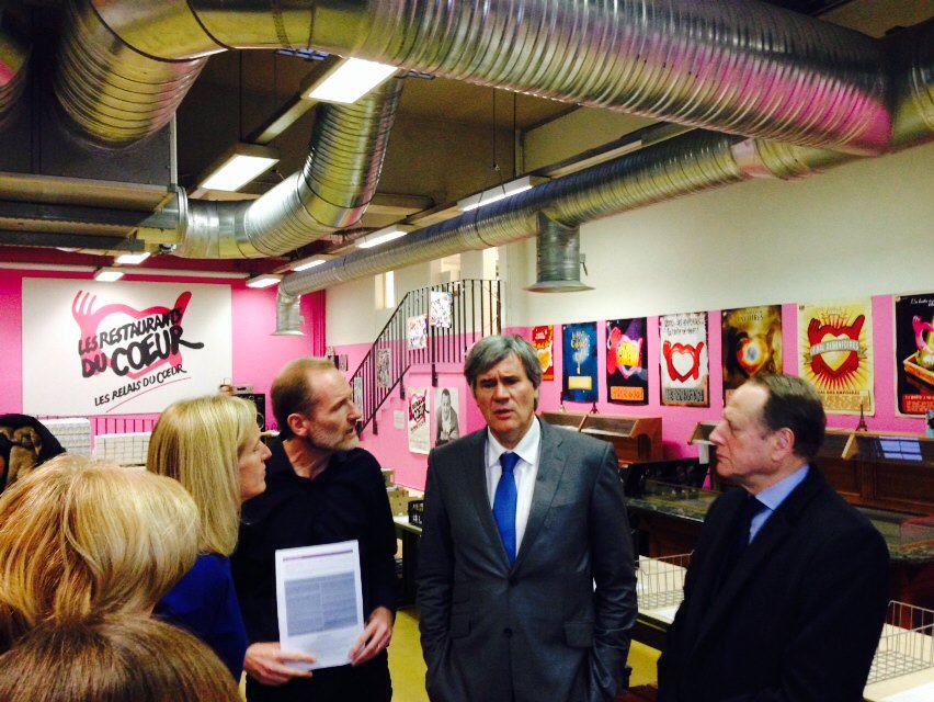 s_neuville's tweet photo. Avec @SLeFoll et Olivier Berthe pour le lancement de la 31ème campagne des @restosducoeur #30ansRestos https://t.co/zqbipzr39K