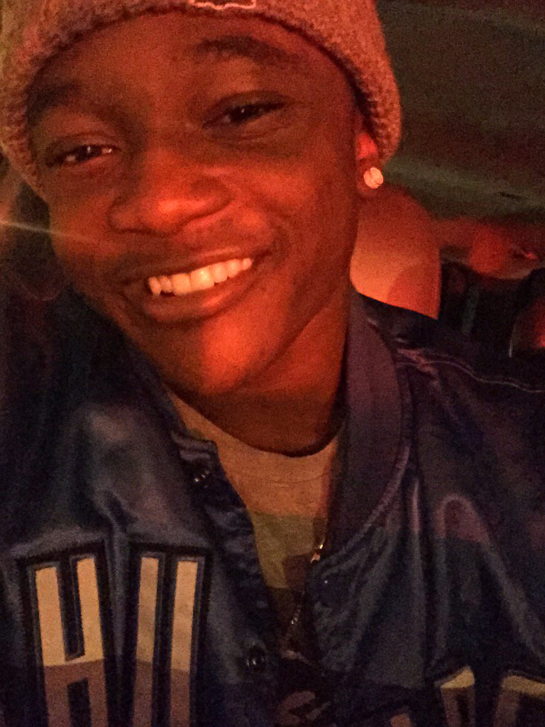 NoDayzOff_99's tweet photo. When You Call A Darkskin Nigga Cute 😋😋😍😈🍫🍫💕 https://t.co/PssgR5nSpf