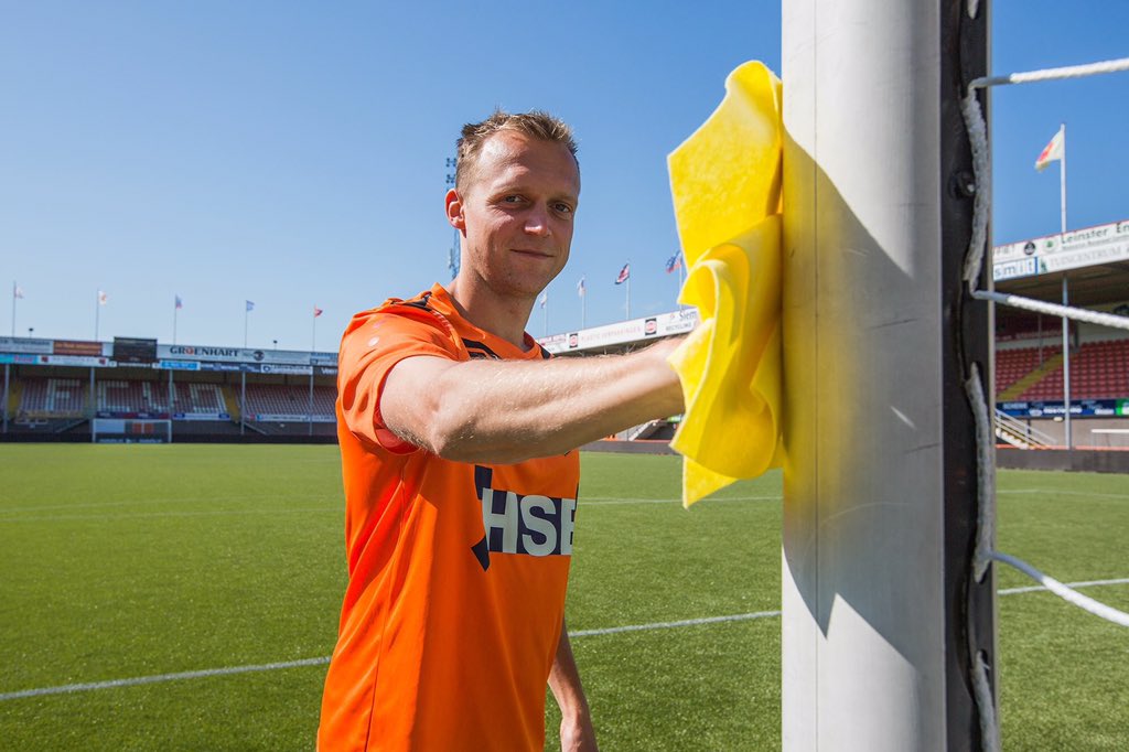 fcvdontour's tweet photo. Vanavond staat de schoonste club van Nederland thuis tegenover de smerigste club van NL #bekerpoeper #VOLgae https://t.co/13AH75c4BV